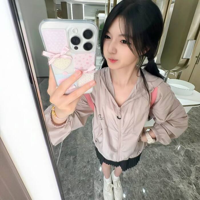 Girl DP for WhatsApp 16