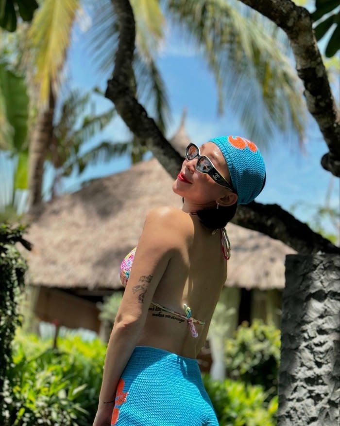 ảnh Tóc Tiên bikini 24