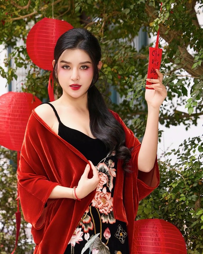 Huyền My bikini 10