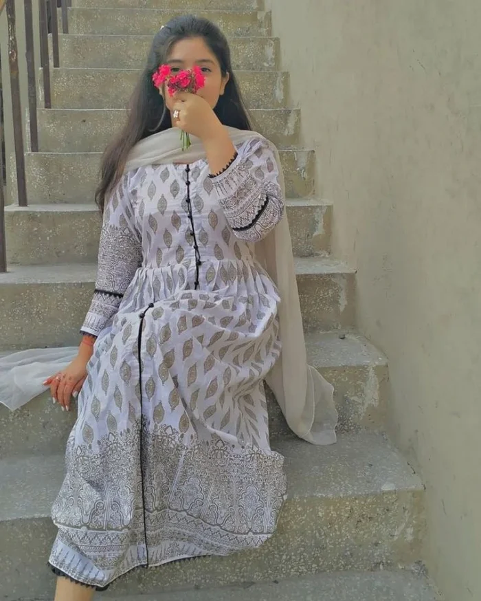 Hidden Face DP Girls 50