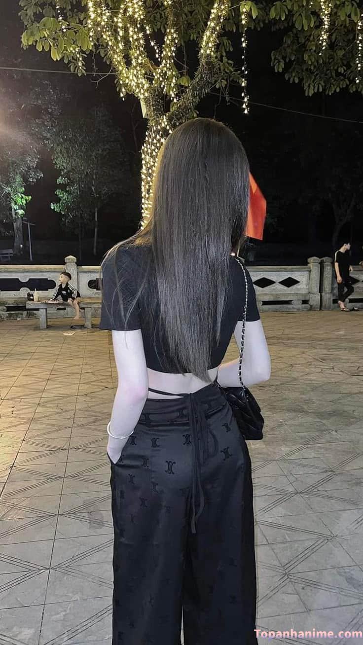 ảnh cô gái quay lưng 29