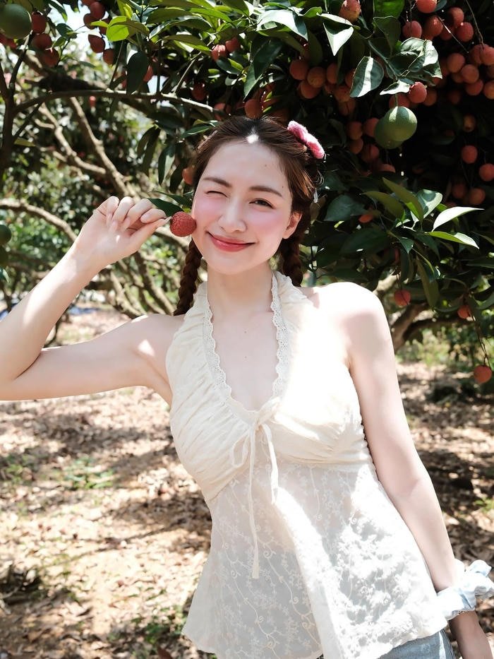 ảnh Hòa Minzy bikini 20