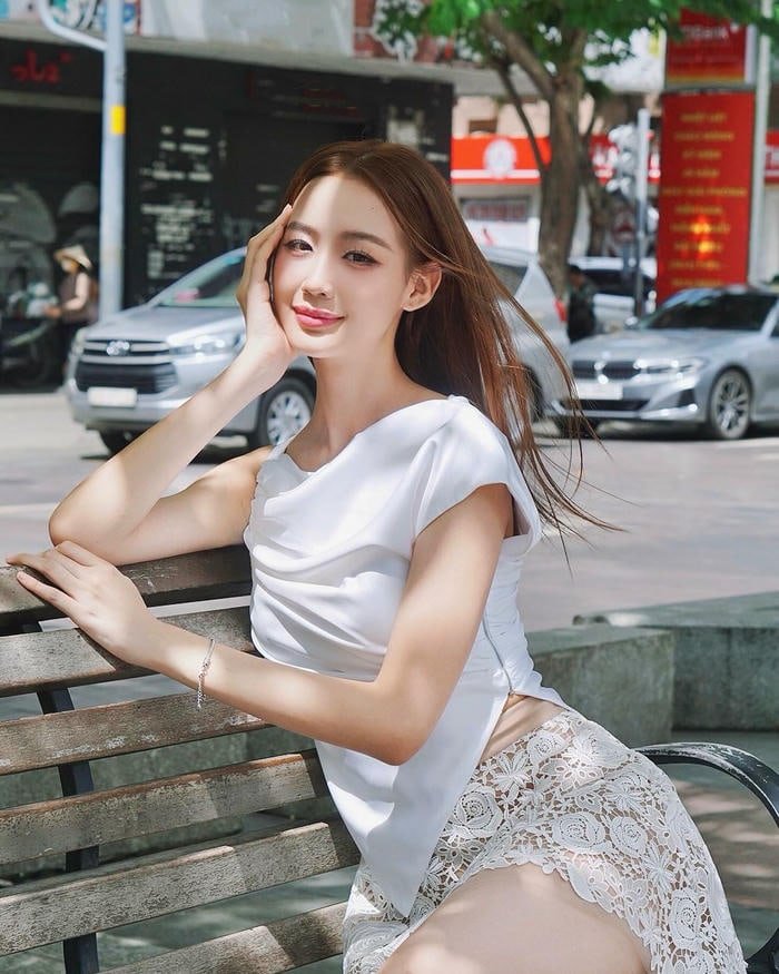 Lê Nguyễn Bảo Ngọc bikini 14