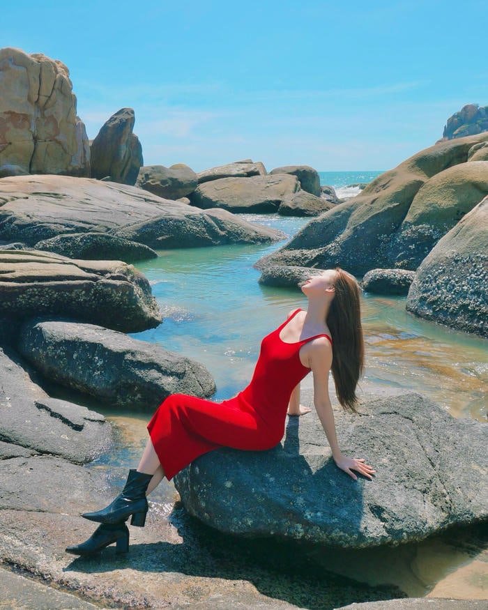 Lê Nguyễn Bảo Ngọc bikini 22