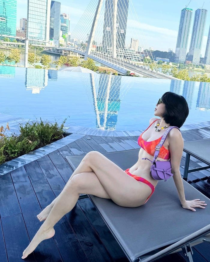 ảnh Tóc Tiên bikini 20