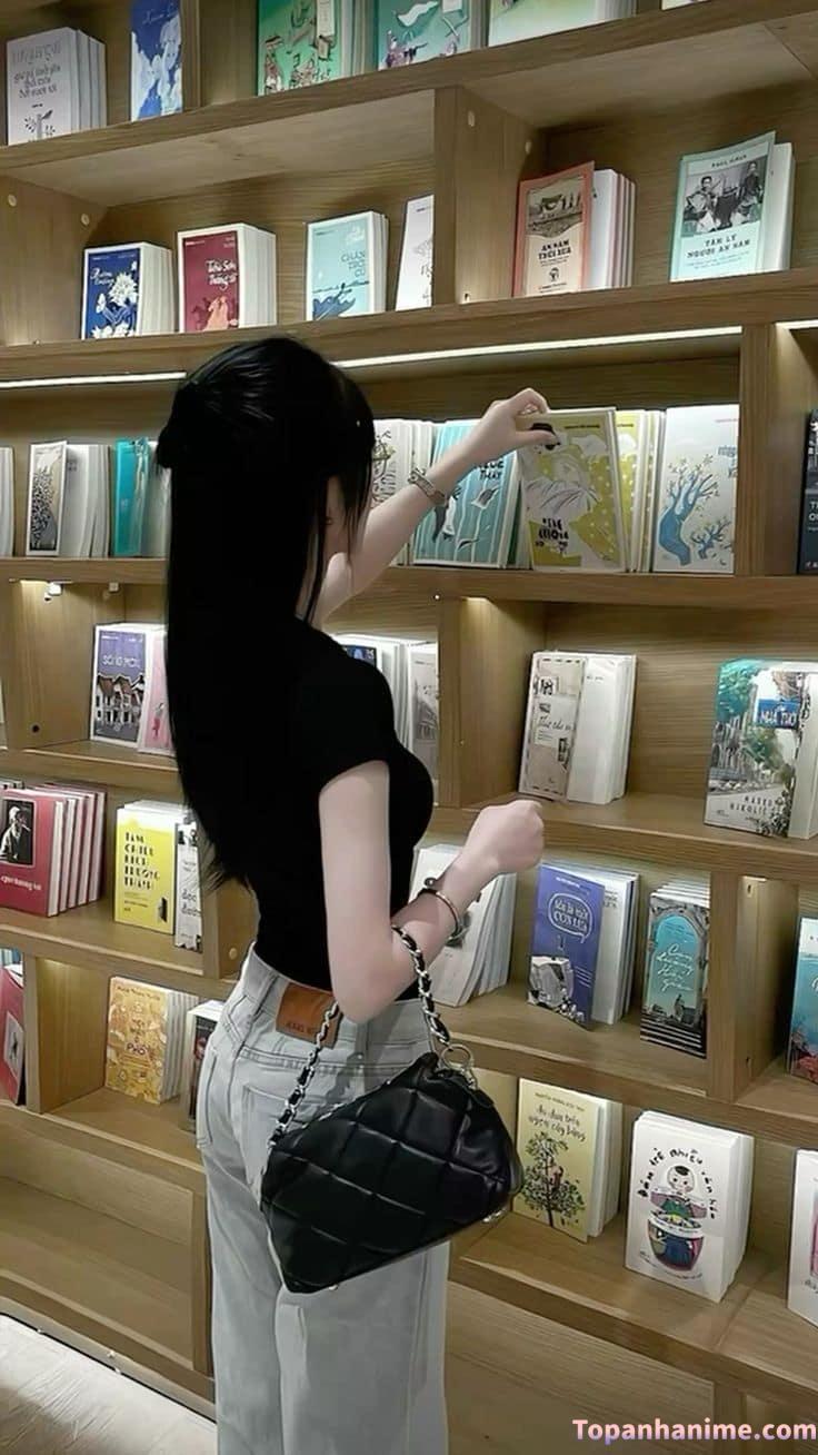 ảnh cô gái quay lưng 30