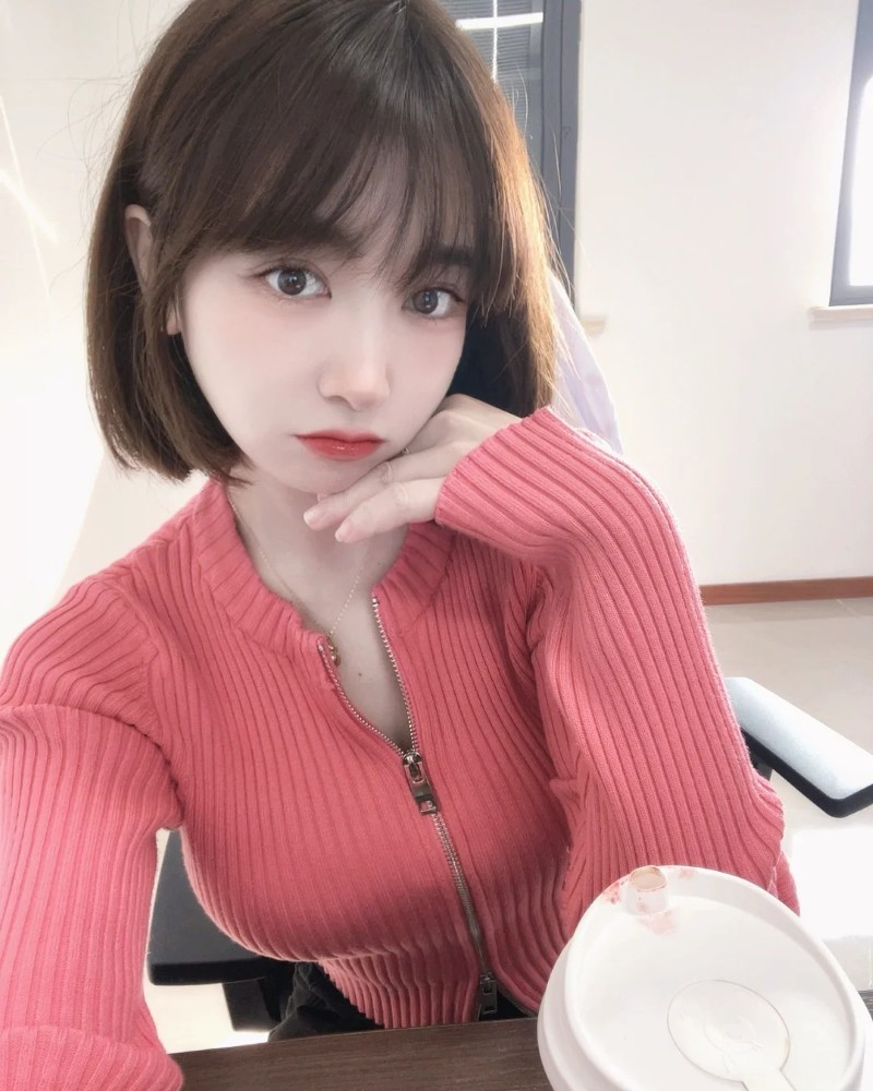 Hình gái đẹp tóc ngắn 23