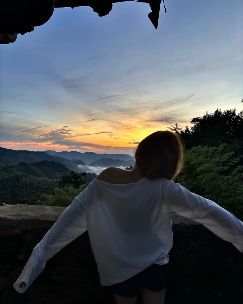 Hình gái đẹp tóc ngắn 34