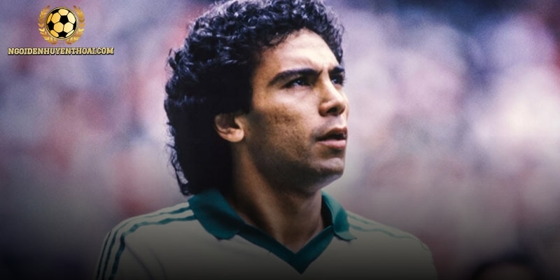 Hugo Sánchez chính thức nghỉ hưu sau gần 20 năm sự nghiệp