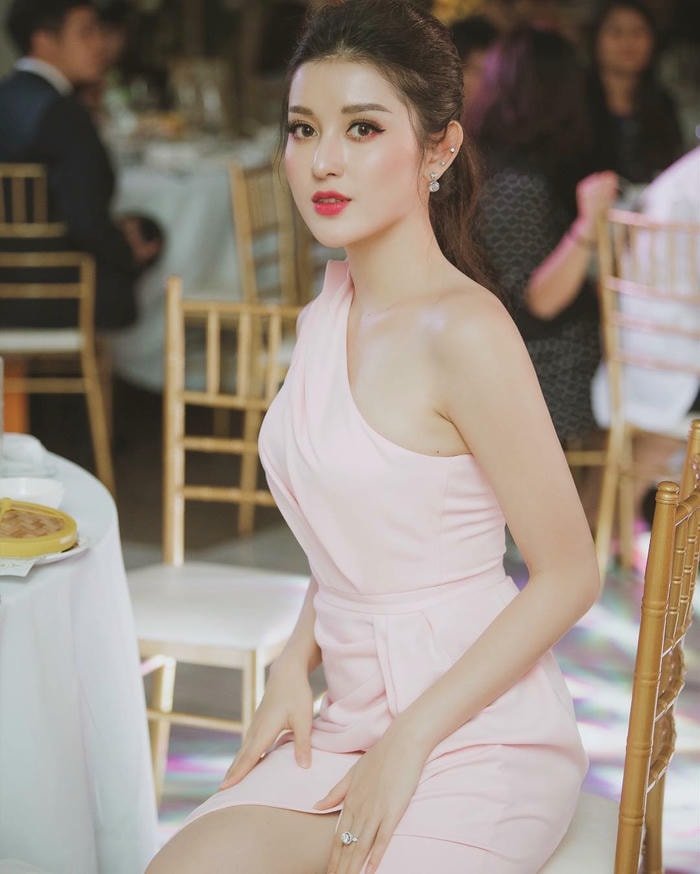 Huyền My bikini 25