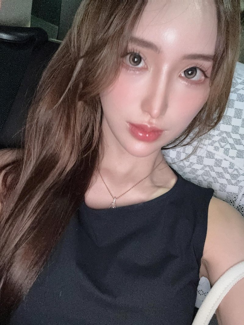 Karen Yuzuriha là ai 2