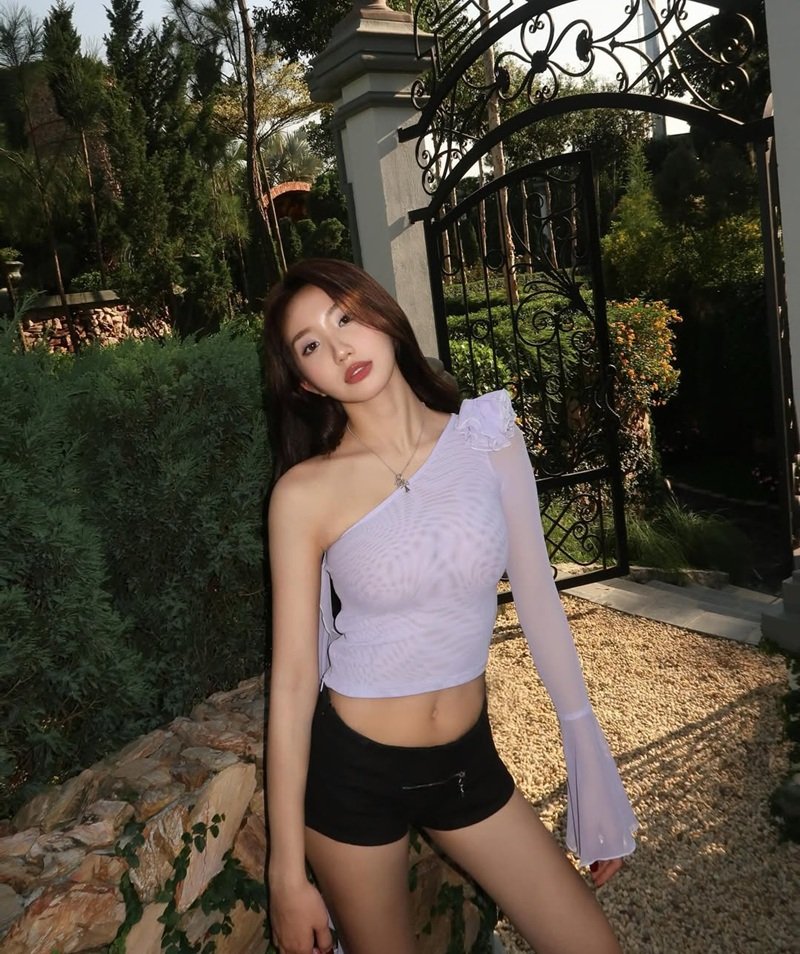 ảnh Lê thị khánh huyền sexy 7