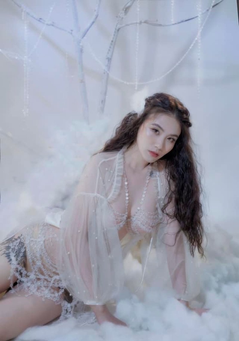 hình ảnh Linh miu Sexy 2