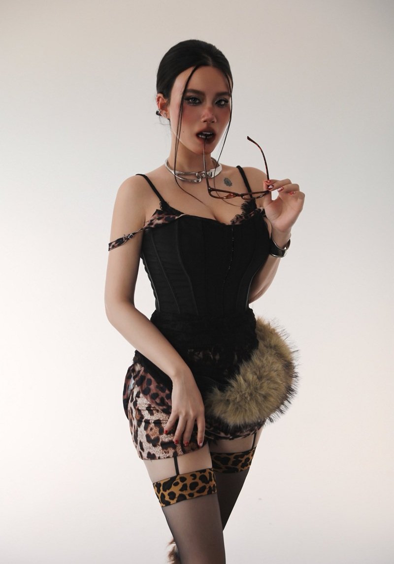 hình ảnh Linh miu Sexy 37