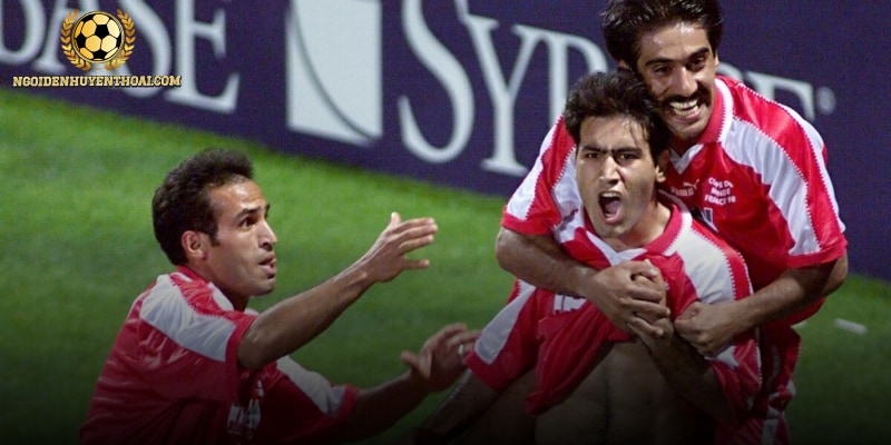 Mehdi Mahdavikia đã về quê nhà Iran vào năm 2010