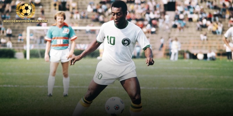 Pelé đứng đầu trong top các tiền đạo vĩ đại