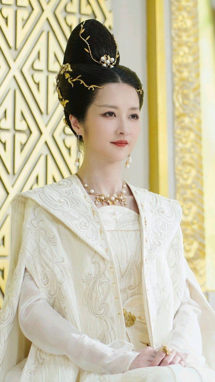 ảnh Phượng Tù Hoàng cosplay 11