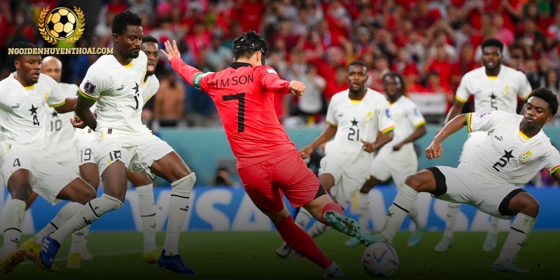 Son được bình chọn là cầu thủ xuất sắc nhất Hàn Quốc