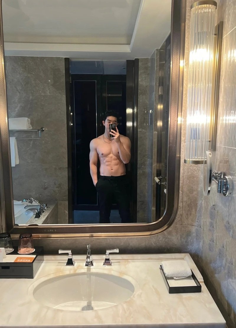 trai đẹp 6 múi 11