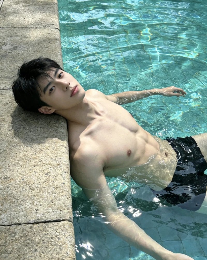 ảnh trai đẹp sáu múi 18