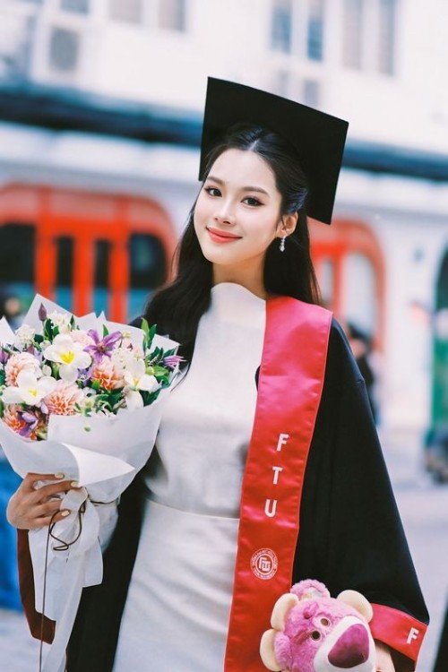 Trần Hà Linh là ai 2