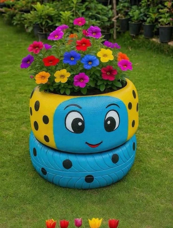 Trang Trí Lốp Xe Trồng Hoa 11