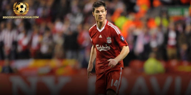 Xabi Alonso thuộc top các tiền vệ vĩ đại nhất